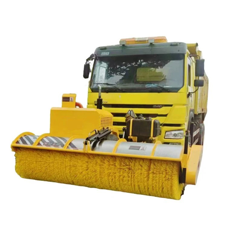Bàn chải tuyết quay lớn gắn trên xe